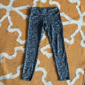 Nike dri-fit woman’s leopard print leggings fitness running pants size small